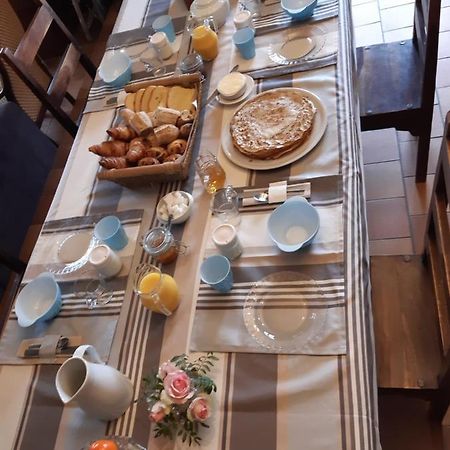 Bed and Breakfast Oh ! Fleurs Des Champs Chaumont-sur-Tharonne Exterior foto